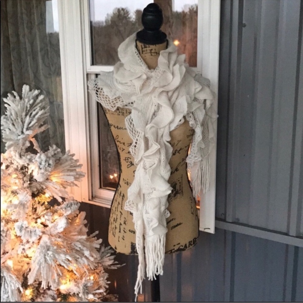 Silver Jeans Acrylic Ruffle Scarf NWT Women Winter Casual Accessories Cozy